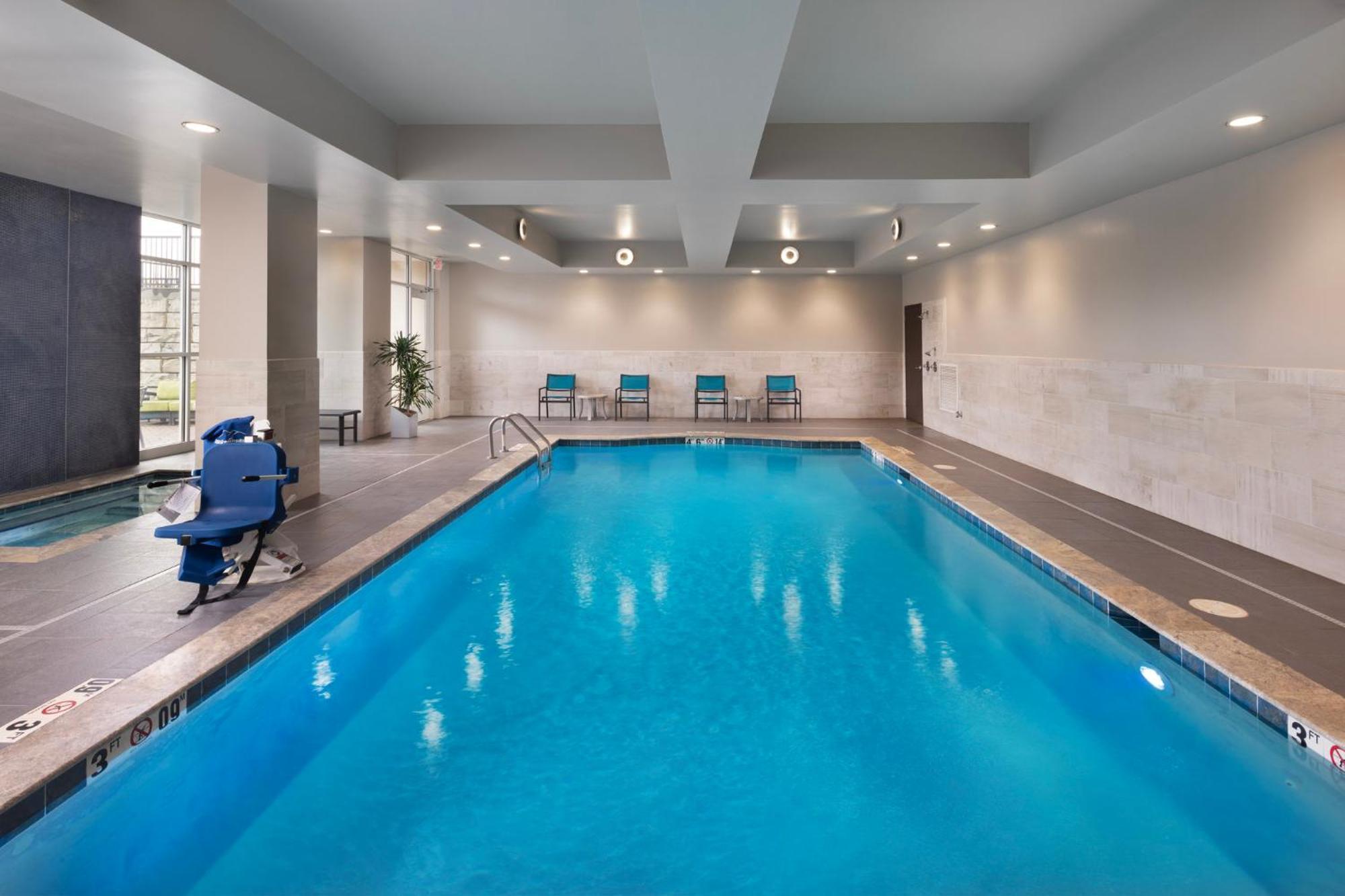 Holiday Inn & Suites Arden - Asheville Airport By Ihg Екстер'єр фото